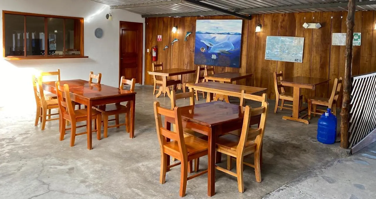 La Peregrina Galapagos B&B 阿约拉港