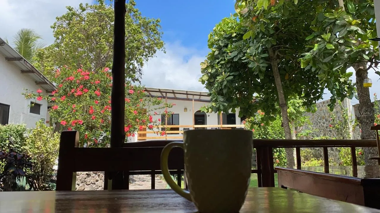 La Peregrina Galapagos B&B 阿约拉港 2*,