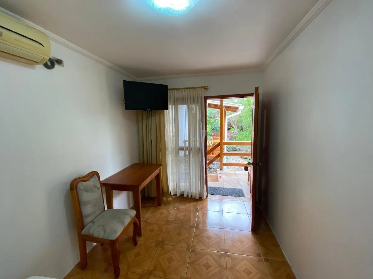 La Peregrina Galapagos B&B 阿约拉港 厄瓜多尔