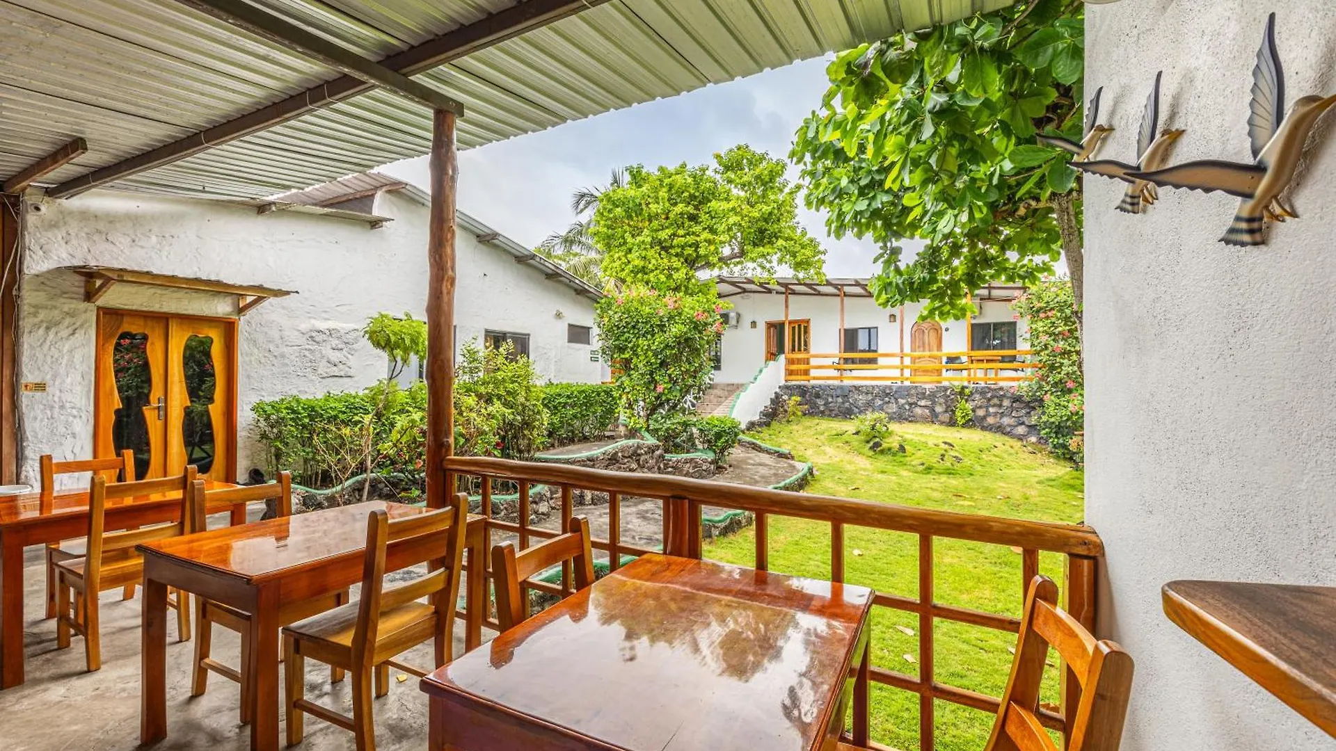 La Peregrina Galapagos B&B 阿约拉港 2*,