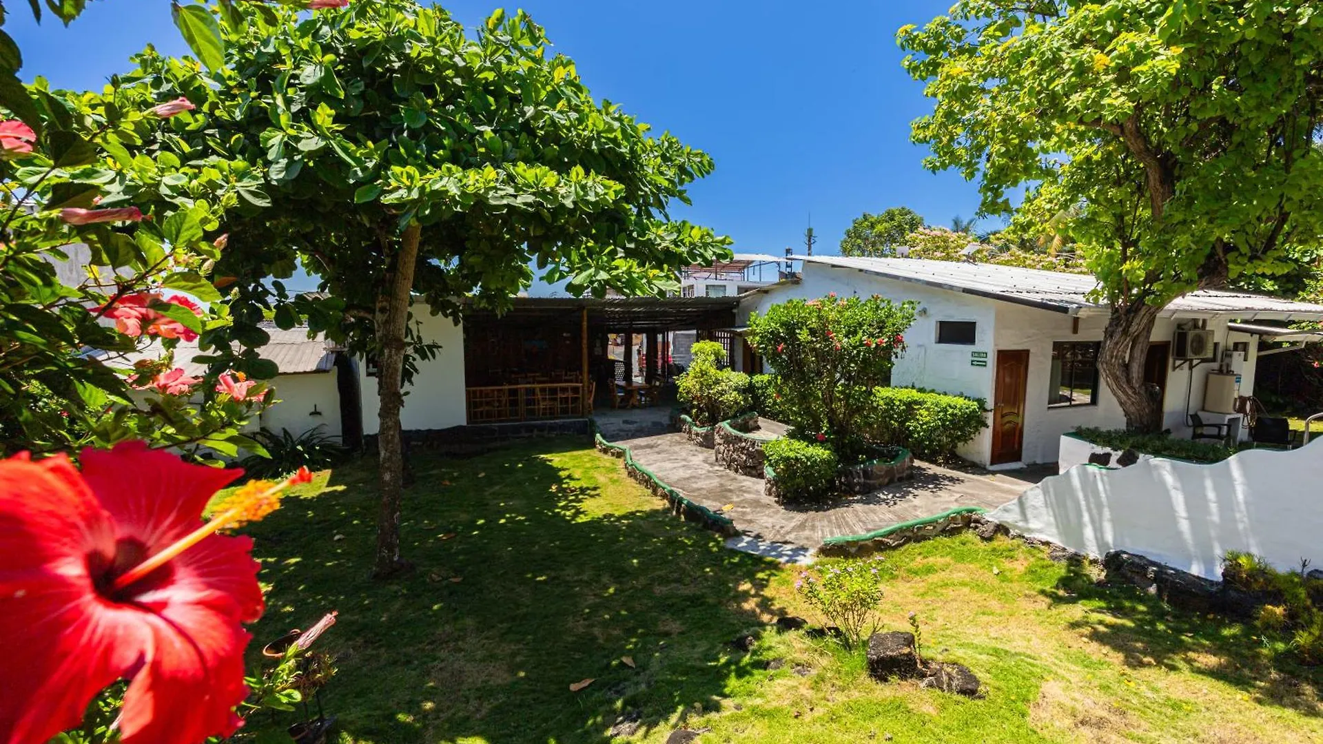 La Peregrina Galapagos B&B 阿约拉港