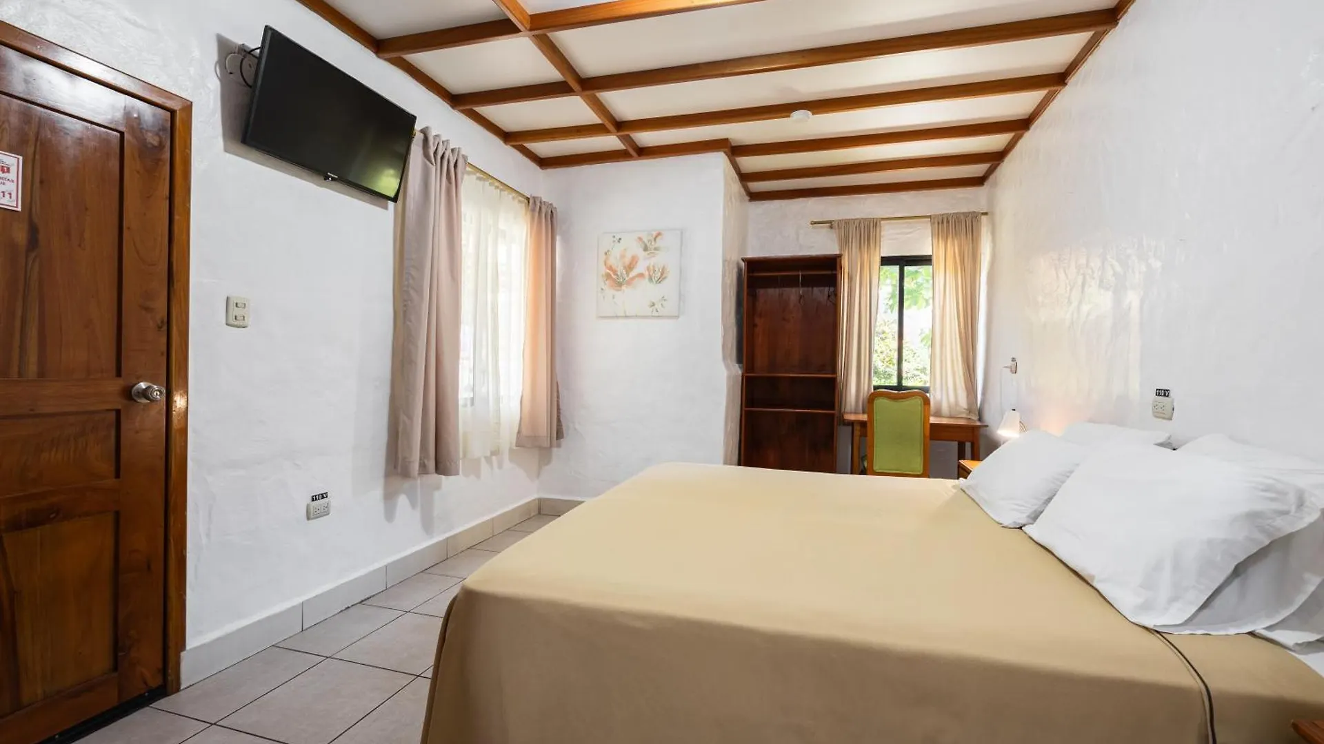 La Peregrina Galapagos B&B 阿约拉港 2*,  厄瓜多尔