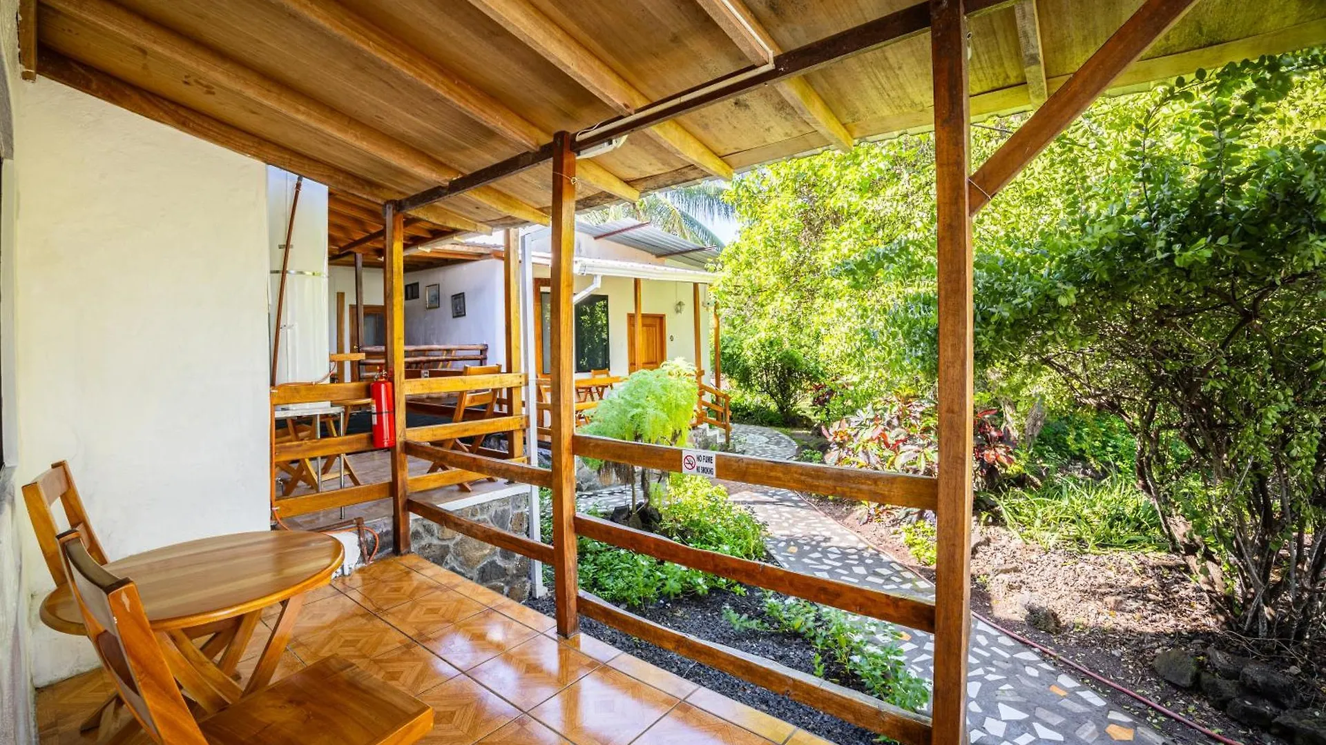 酒店 La Peregrina Galapagos B&B 阿约拉港