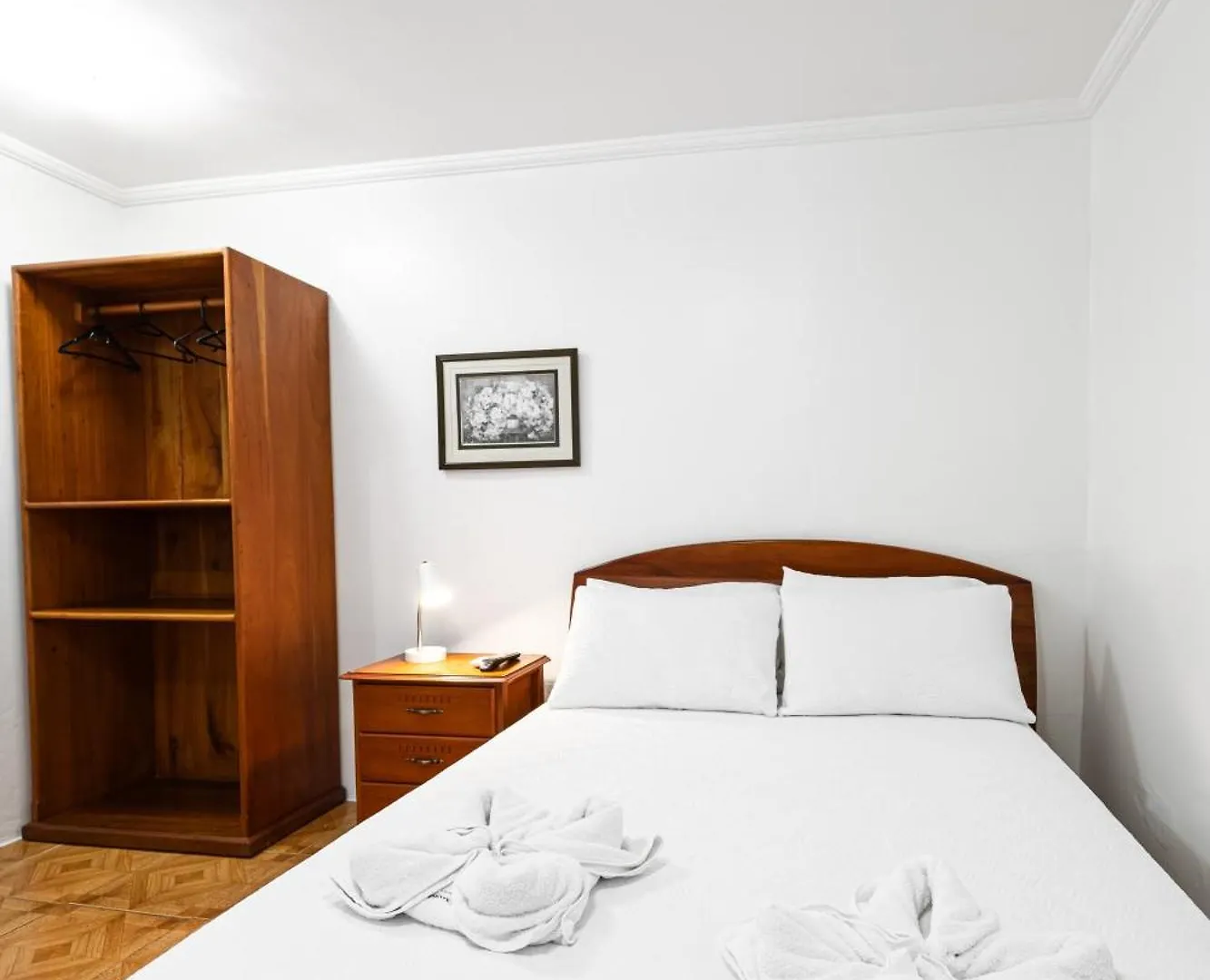 La Peregrina Galapagos B&B 阿约拉港