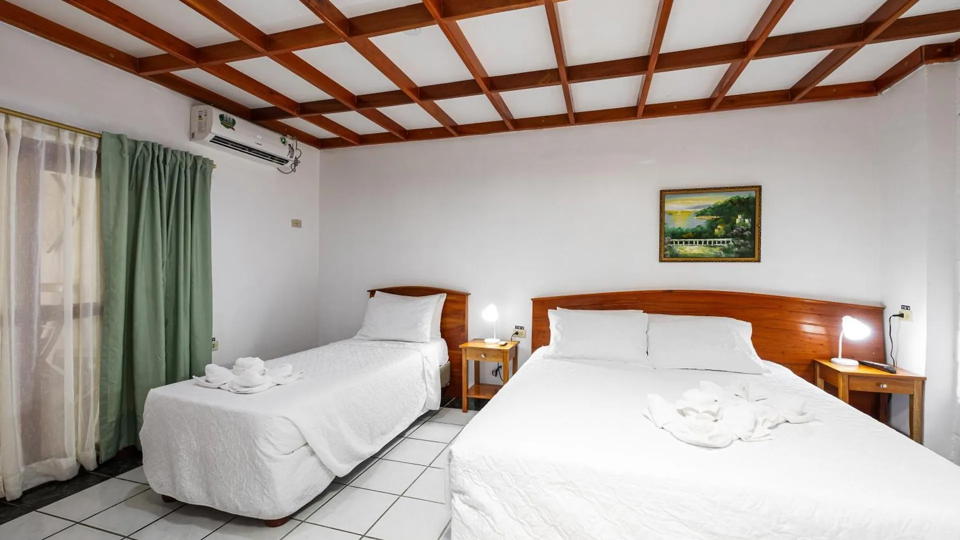 酒店 La Peregrina Galapagos B&B 阿约拉港