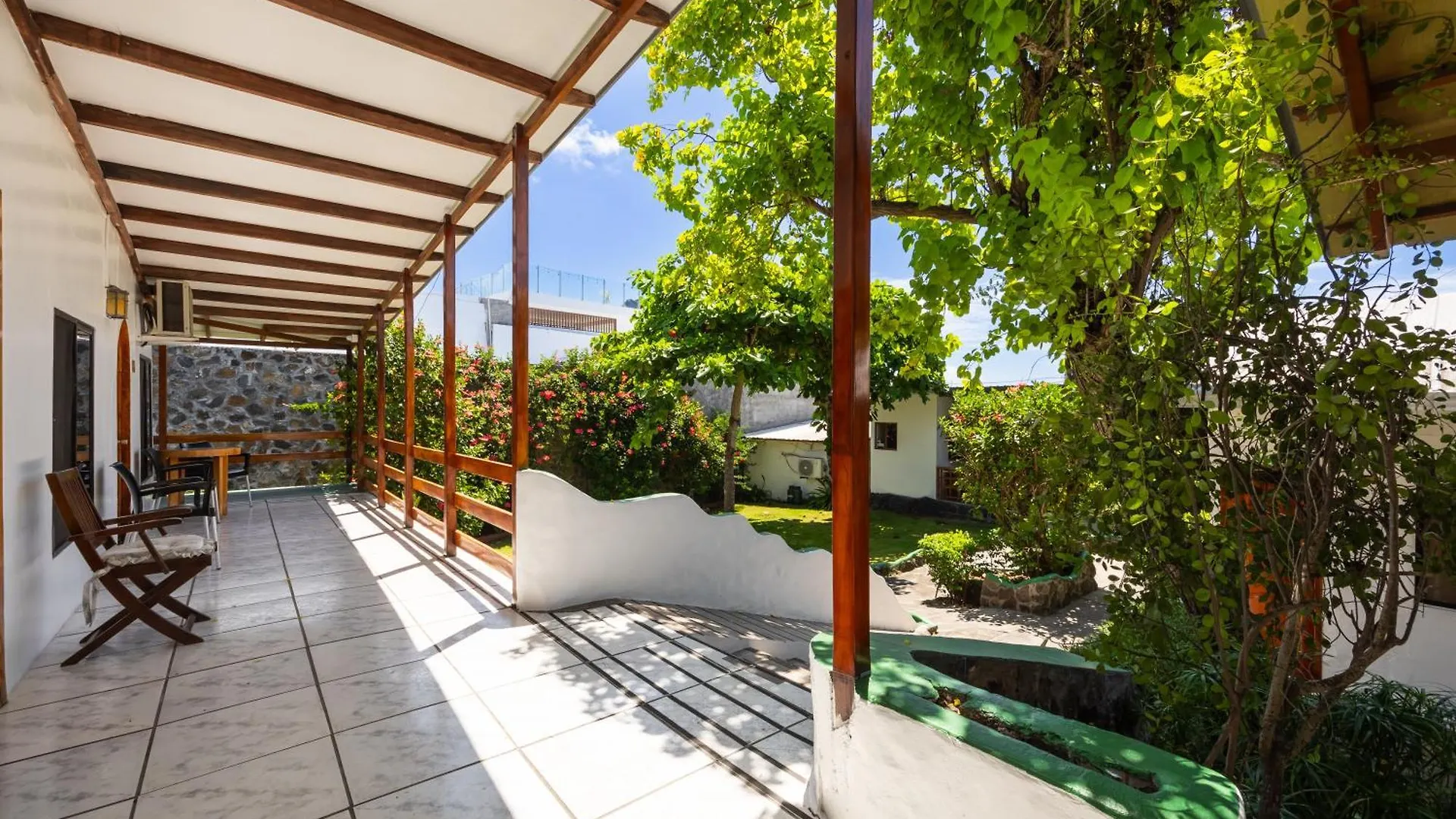 La Peregrina Galapagos B&B 阿约拉港